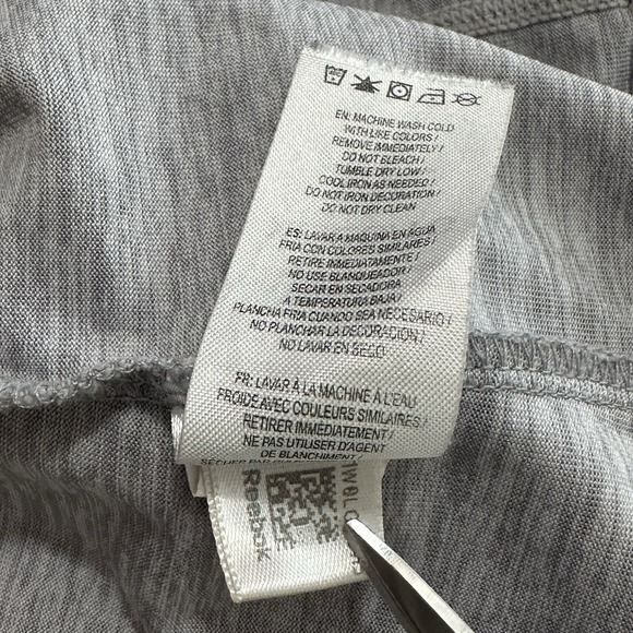 Reebok Grey Short Sleeve Top Casual Activewear Performance Workout Women's XL - Picture 11 of 12